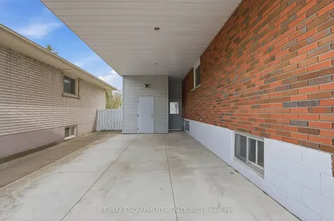34 Beaconsfield Drive Hamilton ON L8T 2W9