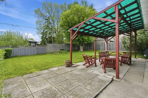 34 Beaconsfield Drive Hamilton ON L8T 2W9