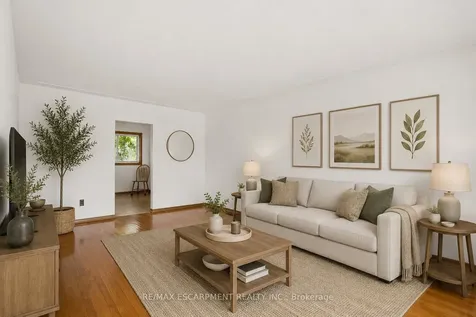 34 Beaconsfield Drive Hamilton ON L8T 2W9