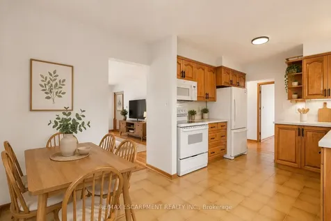 34 Beaconsfield Drive Hamilton ON L8T 2W9