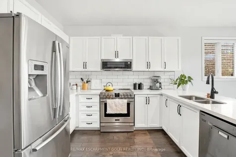 49 Narbonne Crescent Hamilton ON L8J 0J7