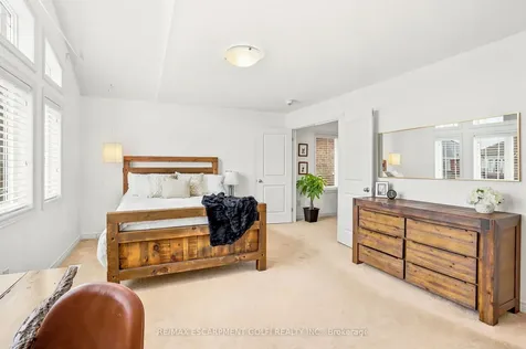 49 Narbonne Crescent Hamilton ON L8J 0J7