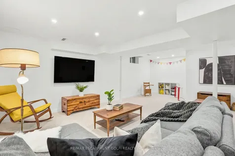 49 Narbonne Crescent Hamilton ON L8J 0J7