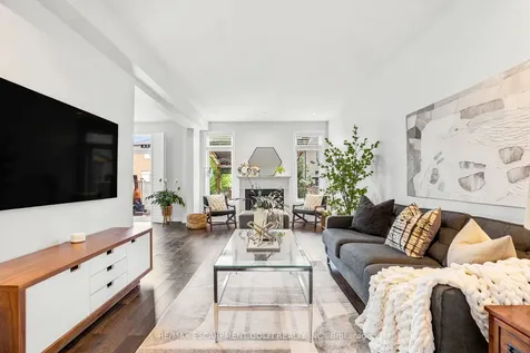 49 Narbonne Crescent Hamilton ON L8J 0J7