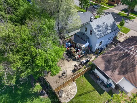 7 Trapnell Street St. Catharines ON L2R 1B1