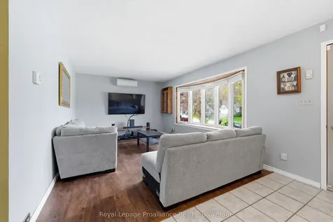 85 Nicholas Street Quinte West ON K8V 4H7