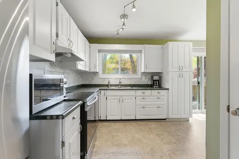 85 Nicholas Street Quinte West ON K8V 4H7