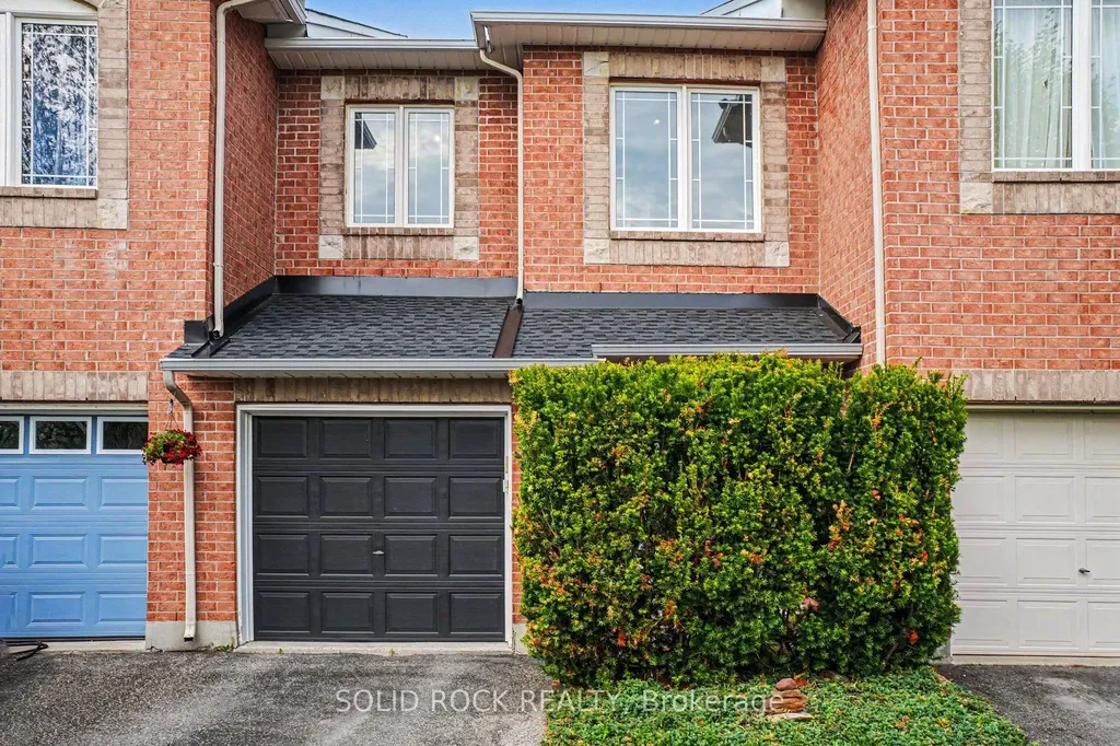 2064 Dunollie Crescent Kanata ON K2W 1H6