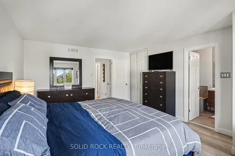 2064 Dunollie Crescent Kanata ON K2W 1H6
