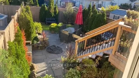 2064 Dunollie Crescent Kanata ON K2W 1H6