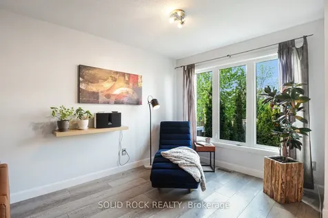 2064 Dunollie Crescent Kanata ON K2W 1H6