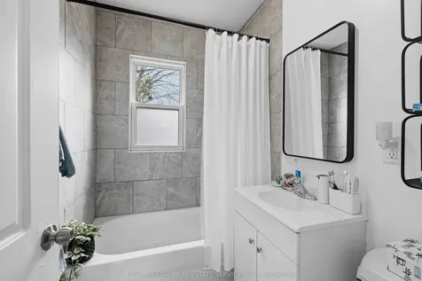 1028 Johnson Street Kingston ON K7M 2N4