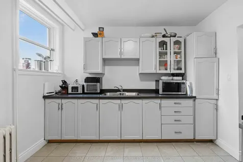 1028 Johnson Street Kingston ON K7M 2N4