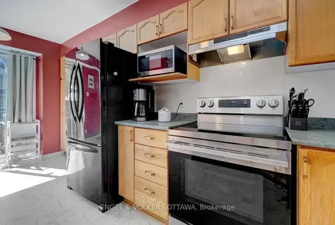 88 Kincardine Drive Kanata ON K2V 1B2