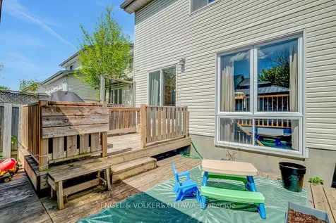 88 Kincardine Drive Kanata ON K2V 1B2