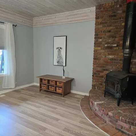 52 Wiley Street St. Catharines ON L2R 4G2