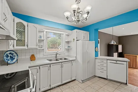 81 Belvidere Avenue Hamilton ON L9A 3B6