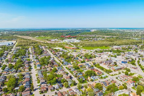 5039 Valley Way Niagara Falls ON L2E 1W8