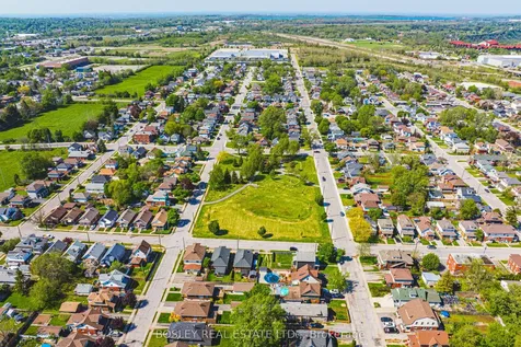 5039 Valley Way Niagara Falls ON L2E 1W8