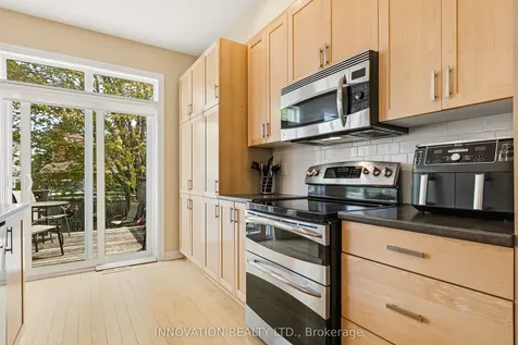 372 Kingbrook Drive Kanata ON K2M 0G2