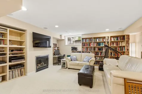 372 Kingbrook Drive Kanata ON K2M 0G2