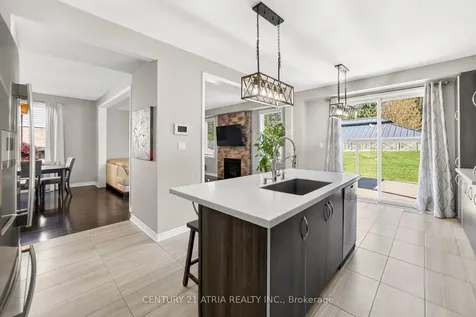 265 Fellowes Crescent Hamilton ON L8B 0V2