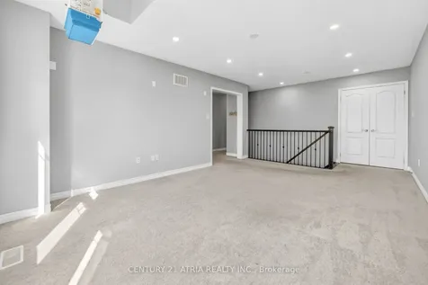 265 Fellowes Crescent Hamilton ON L8B 0V2