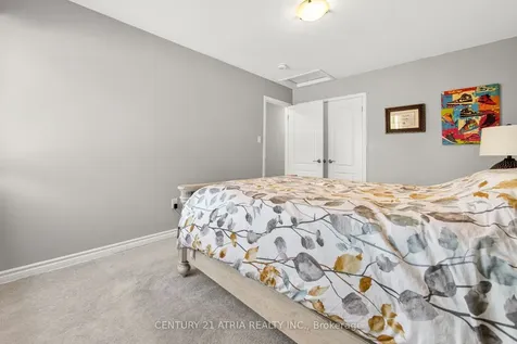 265 Fellowes Crescent Hamilton ON L8B 0V2