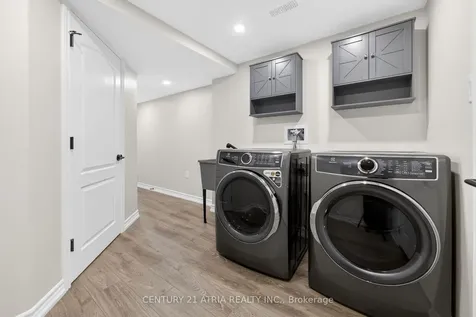 265 Fellowes Crescent Hamilton ON L8B 0V2