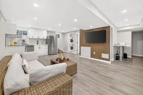 265 Fellowes Crescent Hamilton ON L8B 0V2