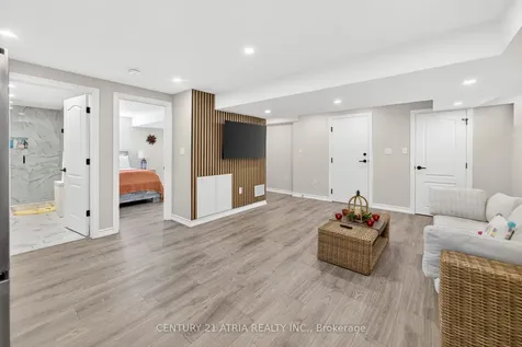 265 Fellowes Crescent Hamilton ON L8B 0V2