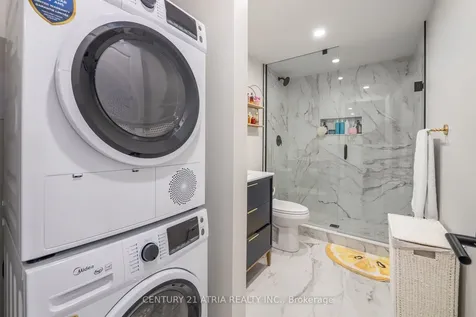 265 Fellowes Crescent Hamilton ON L8B 0V2