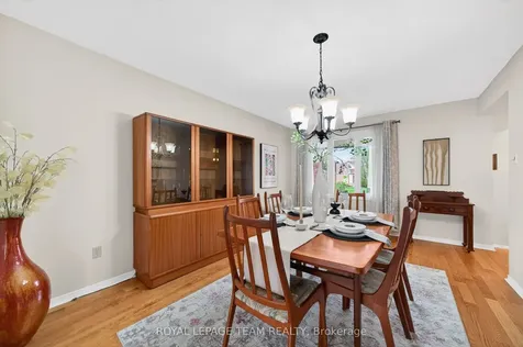 27 Inwood Drive Kanata ON K2M 1Z5