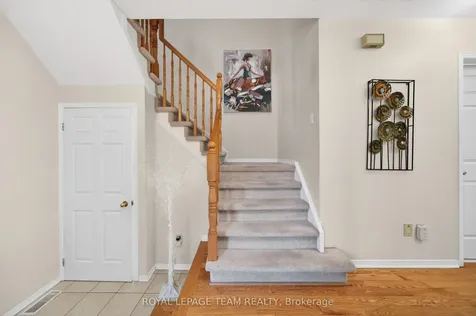 27 Inwood Drive Kanata ON K2M 1Z5