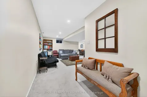 27 Inwood Drive Kanata ON K2M 1Z5