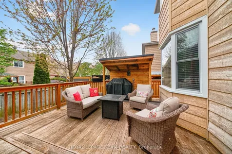 27 Inwood Drive Kanata ON K2M 1Z5