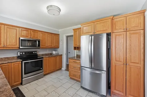 565 Lester Road Quinte West ON K8V 5P8