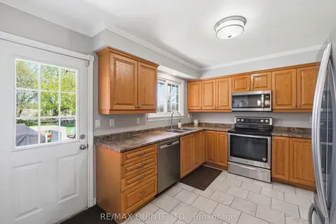 565 Lester Road Quinte West ON K8V 5P8
