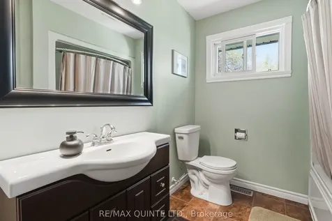 565 Lester Road Quinte West ON K8V 5P8