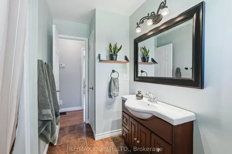 565 Lester Road Quinte West ON K8V 5P8