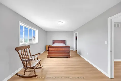 8 Bates Avenue Hamilton ON L0R 1P0