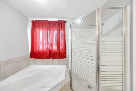 8 Bates Avenue Hamilton ON L0R 1P0