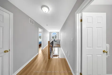8 Bates Avenue Hamilton ON L0R 1P0