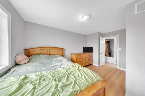 8 Bates Avenue Hamilton ON L0R 1P0