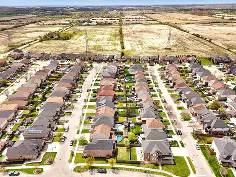 8 Bates Avenue Hamilton ON L0R 1P0