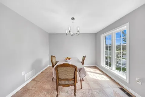 8 Bates Avenue Hamilton ON L0R 1P0