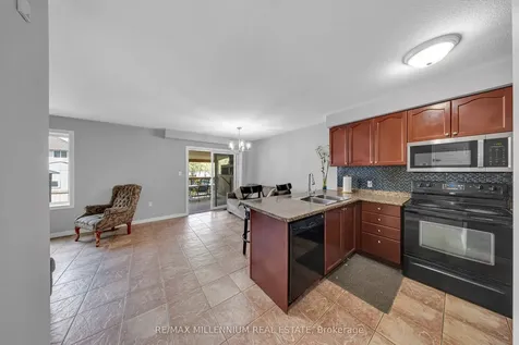 8 Bates Avenue Hamilton ON L0R 1P0