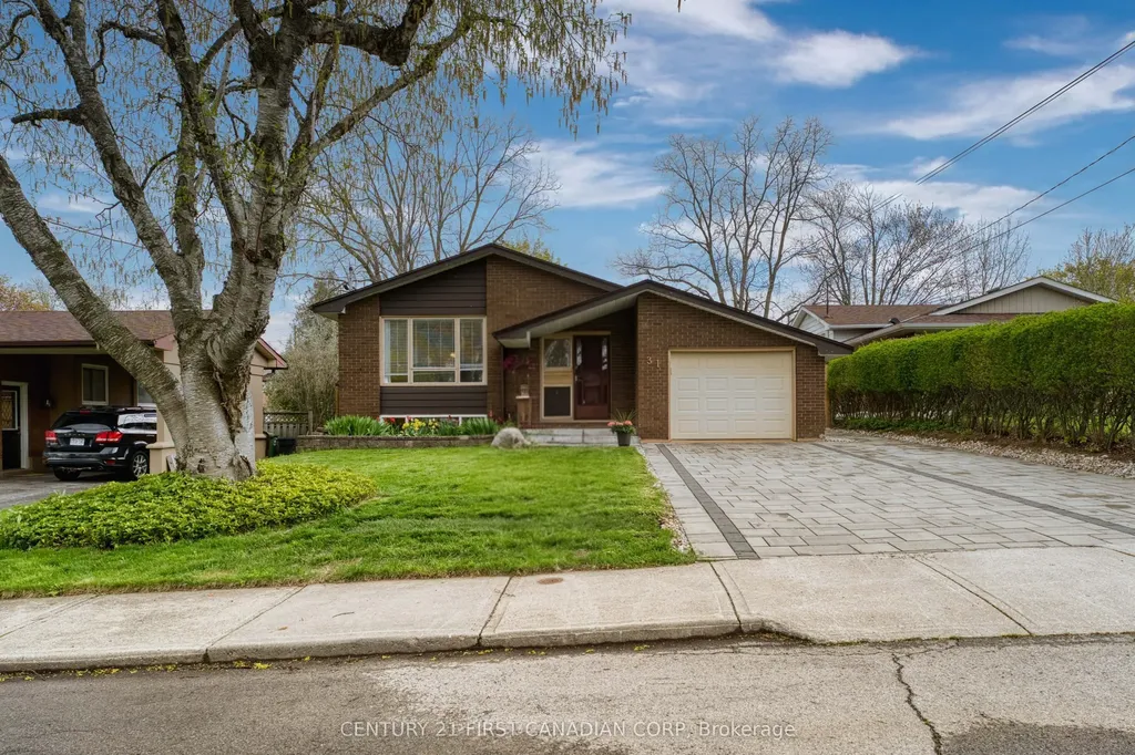 31 Brenlyn Court Hamilton ON L9C 4N8