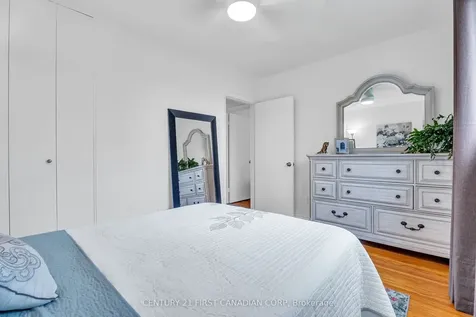 31 Brenlyn Court Hamilton ON L9C 4N8