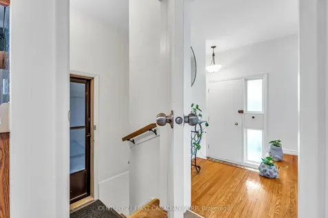 31 Brenlyn Court Hamilton ON L9C 4N8
